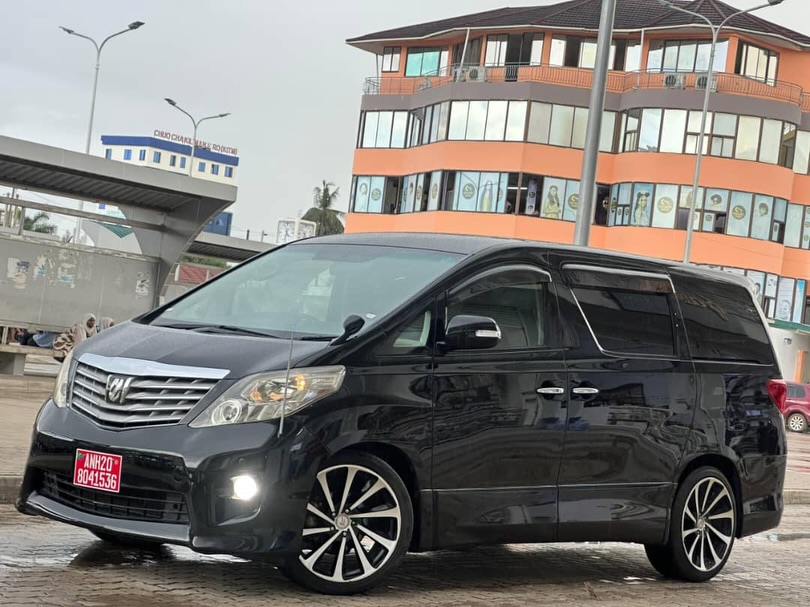 Toyota Alphard bei poa sokoni Dar es Salaam Tanzania
