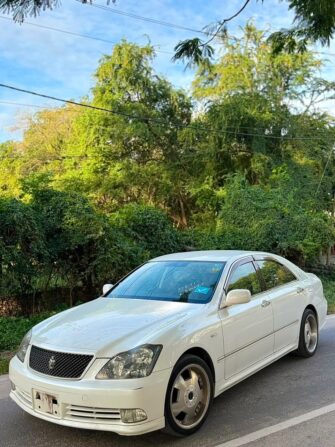 Price of Used Toyota Crown 2005 for Sale in Dar es Salaam Tanzania