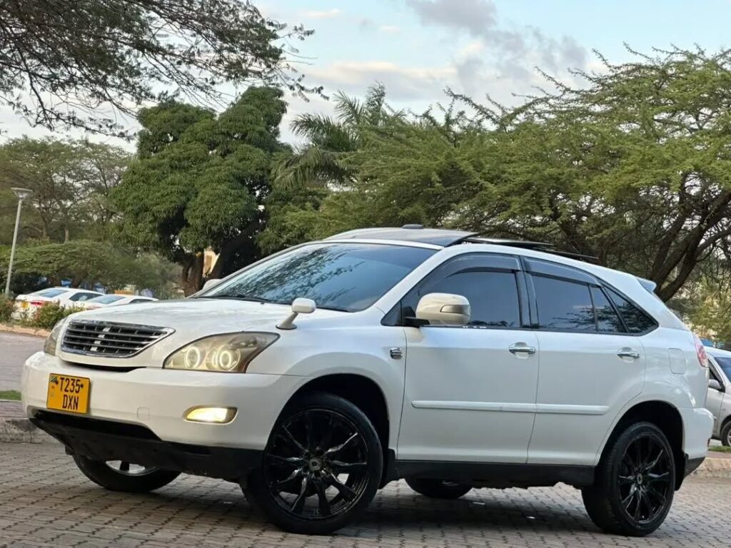 Magari Harrier 2007 lipo Dar es Salaam