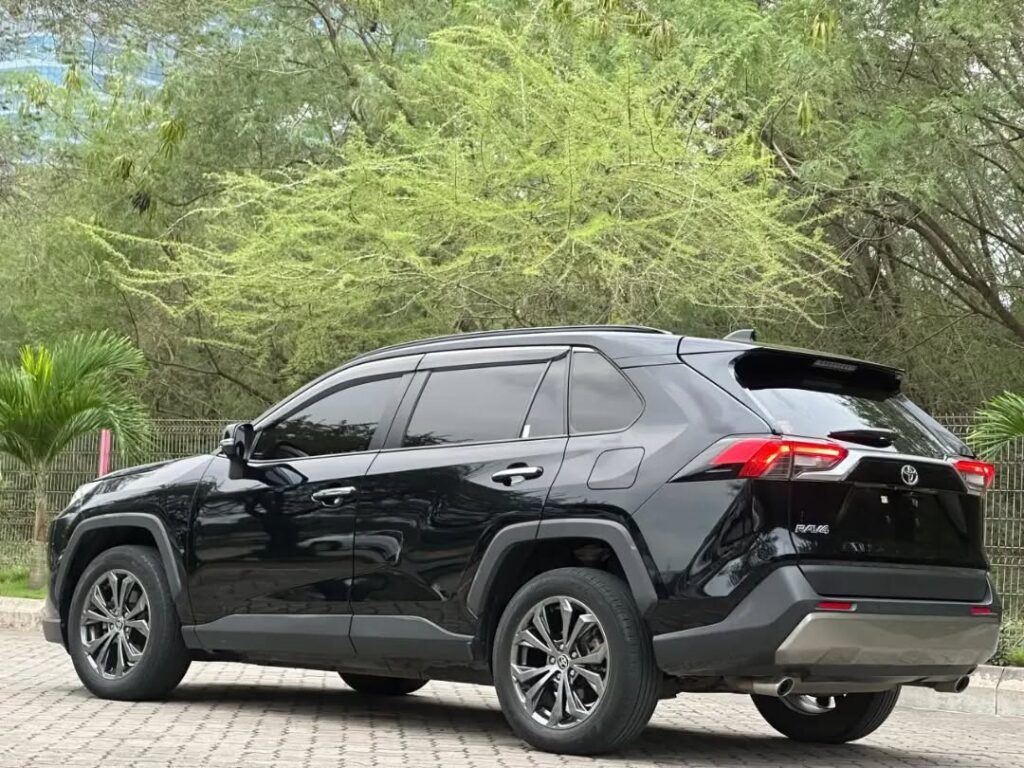 Toyota Rav4 2022 Inauzwa Dar es Salaam Tanzania