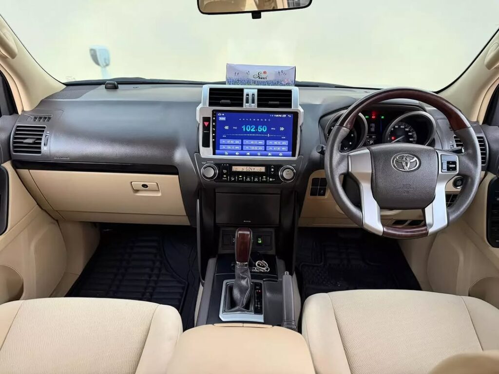 Toyota Land Cruiser Prado bei poa sokoni Dar es Salaam Tanzania