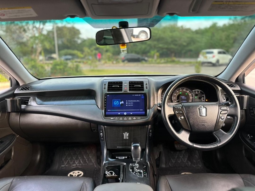 Price Toyota Crown 2009 for Sale in Dar es Salaam