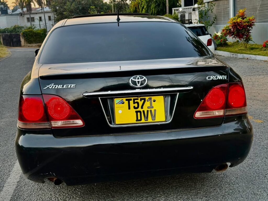 Price Toyota Crown 2006 for Sale in Mwanza