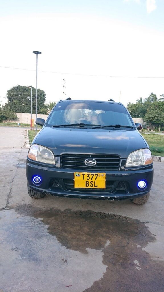 Magari Sokoni Suzuki Swift ya Bei Poa 2004