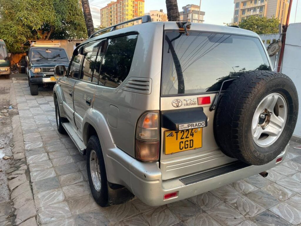 Toyota Land Cruiser Prado 2001 for Sale in Dar es Salaam