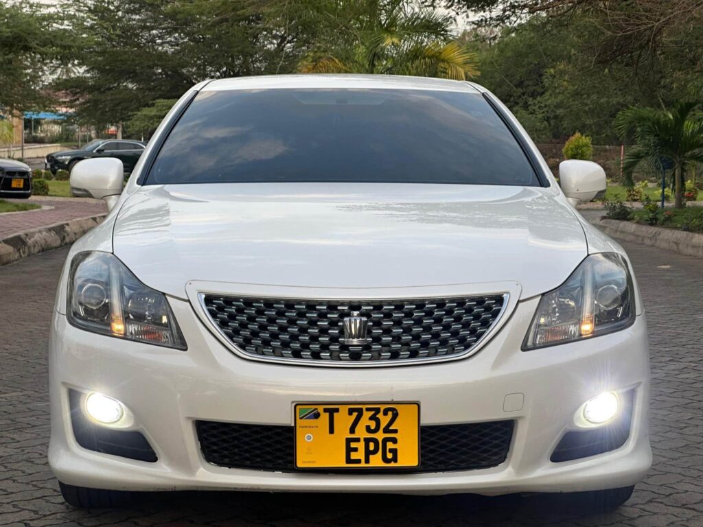Buy Toyota Crown 2009 for Sale in Dar es Salaam