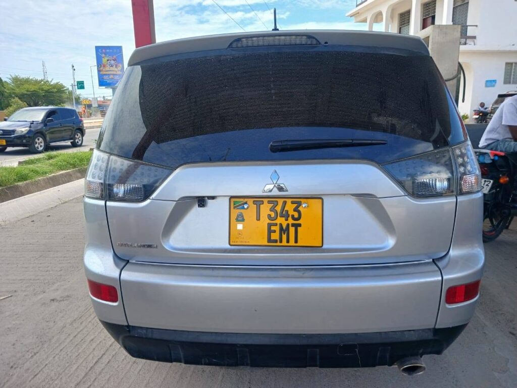 Price Mitsubishi Outlander 2007 for Sale in Dar es Salaam