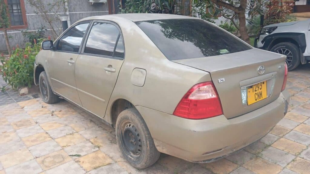 Magari Sokoni Toyota Corolla ya Bei Poa 2004