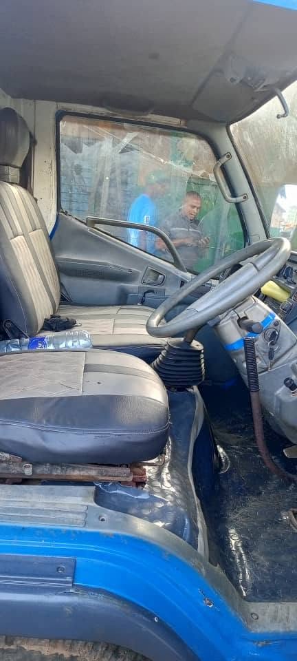 Magari Used Mitsubishi Canter 2000 Dar es Salaam Tanzania
