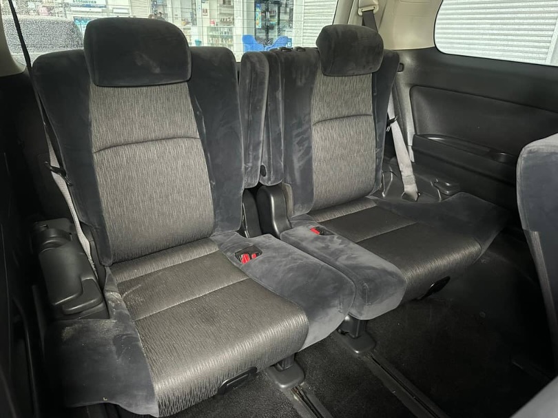 Toyota Alphard bei poa sokoni Dar es Salaam Tanzania