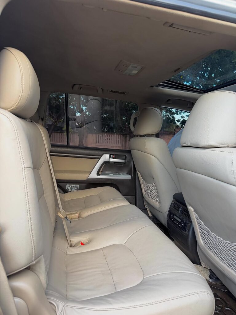 Toyota Land Cruiser 300 Series 2021 Inauzwa Dar es Salaam Tanzania