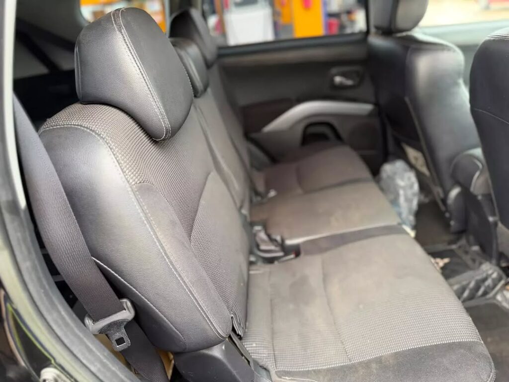 Price Mitsubishi Outlander 2011 for Sale in Dar es Salaam