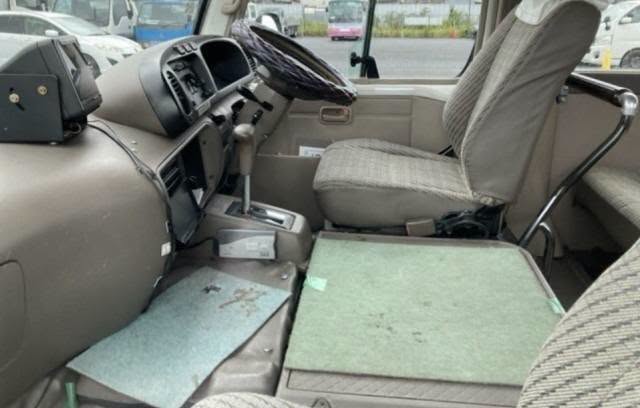 Toyota Coaster bei poa sokoni Dar es Salaam Tanzania