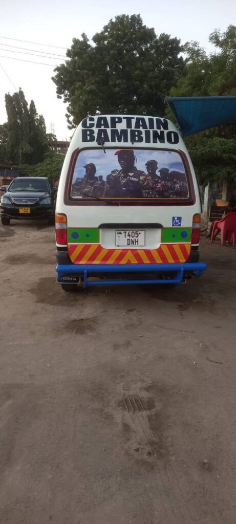 Magari Hiace 2000 lipo Dar es Salaam