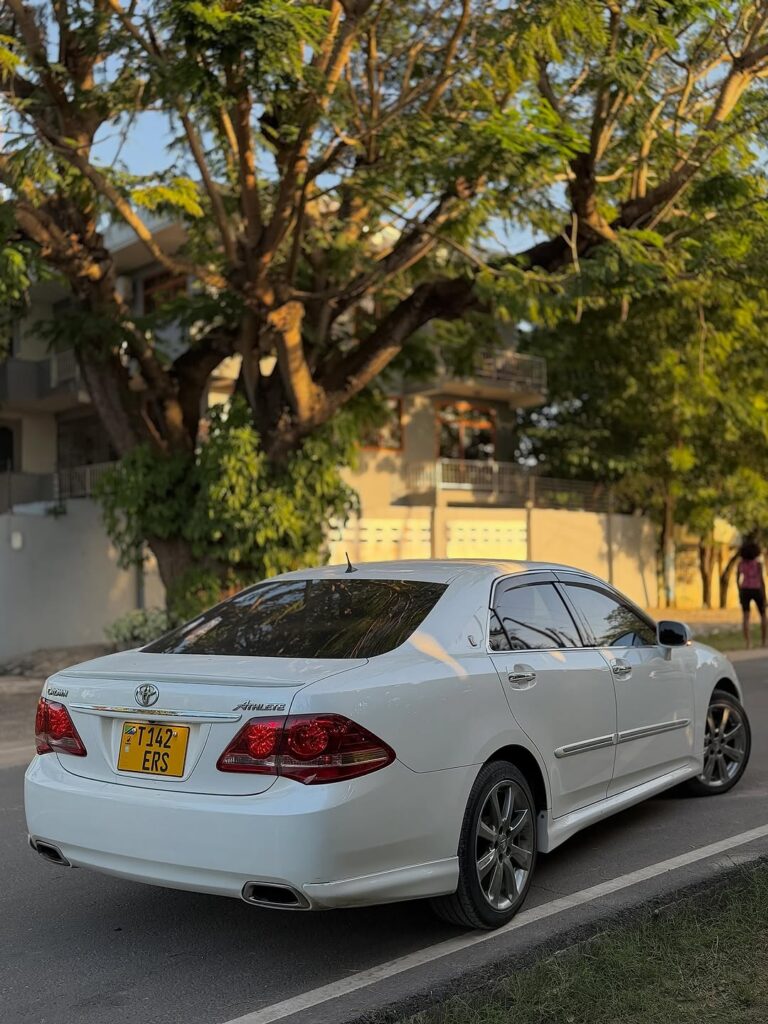 Price Of Toyota Crown 2009 for Sale in Tanzania