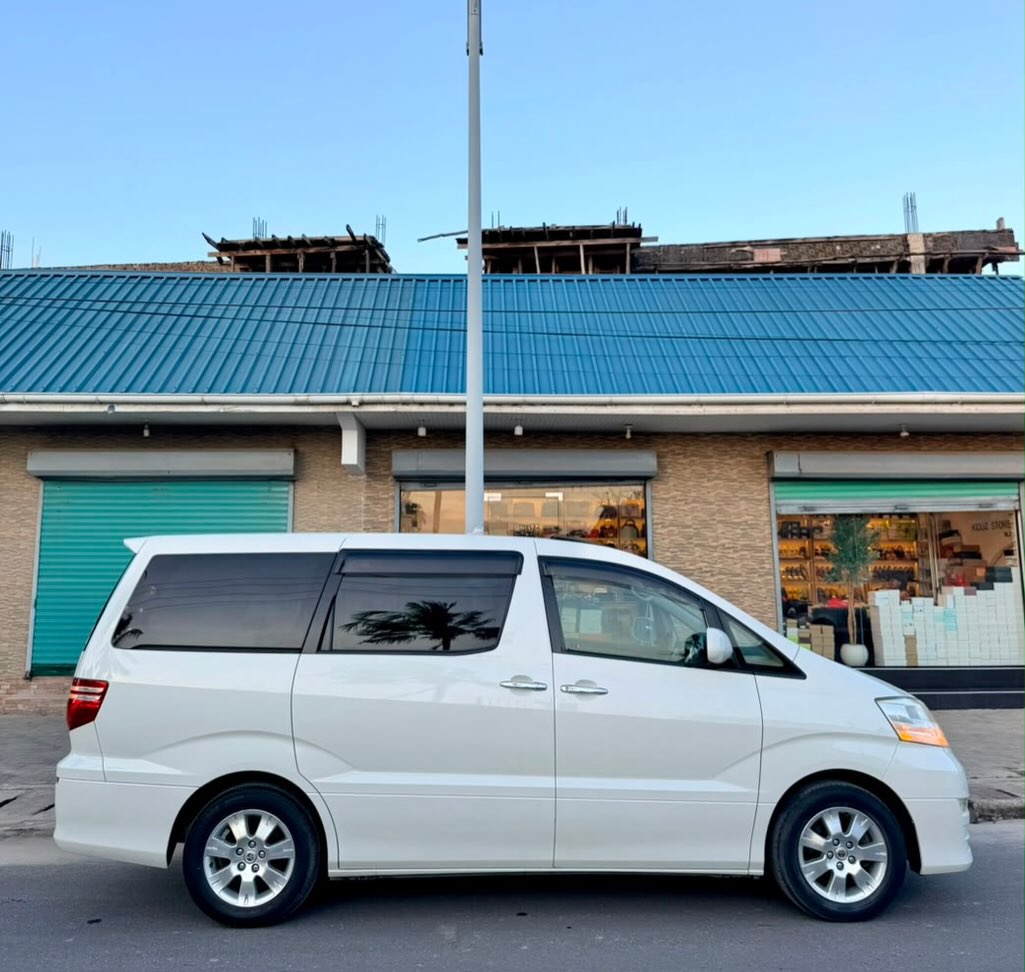 Toyota Alphard 2006 for Sale in Dar es Salaam