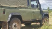 Land Rover Defender bei poa sokoni Arusha Tanzania