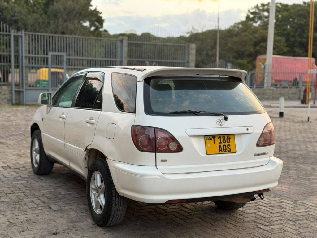 Toyota Harrier bei poa sokoni Dar es Salaam Tanzania