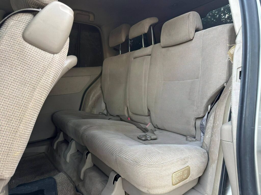 Toyota Raum bei poa sokoni Dar es Salaam Tanzania