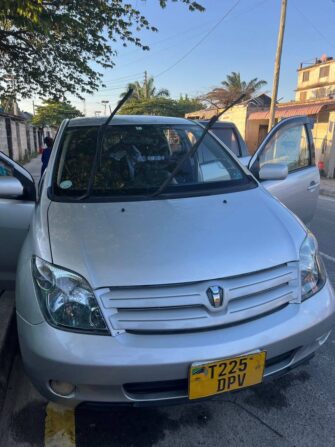 Bei Ya Toyota IST 2005 Sokoni Dar es Salaam Tanzania