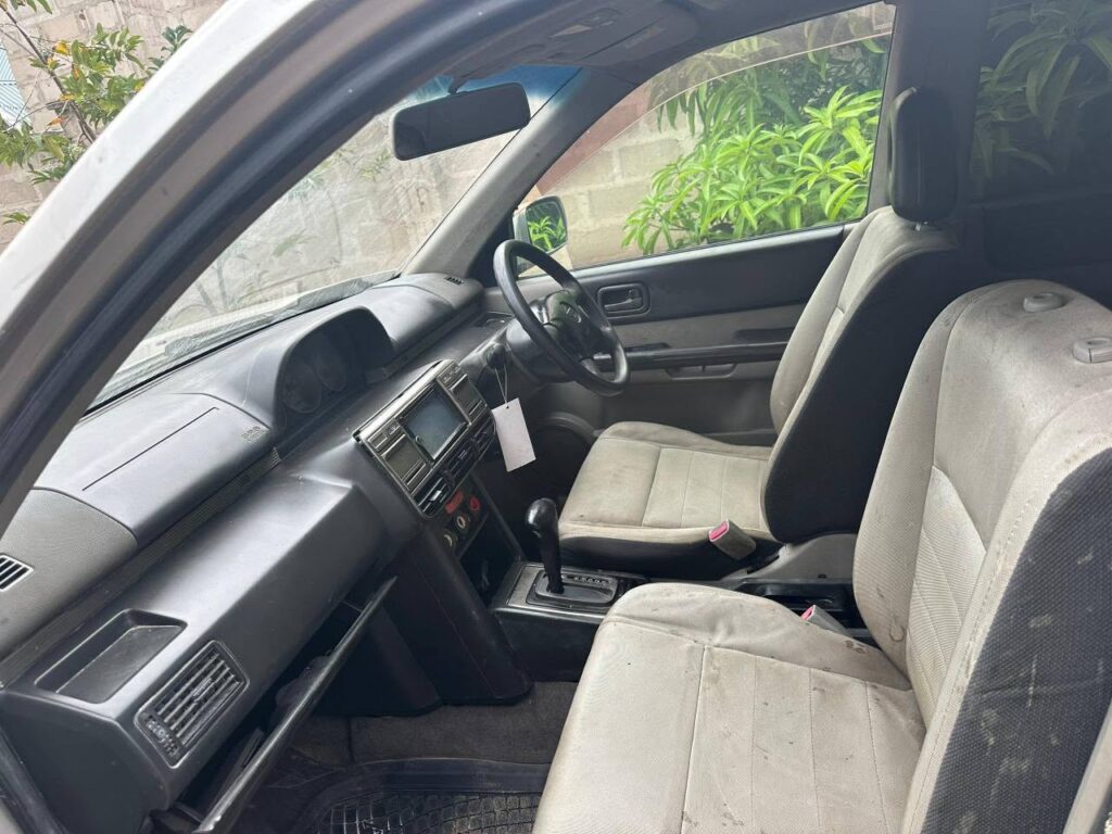 Nissan X-Trail bei poa sokoni Dar es Salaam Tanzania