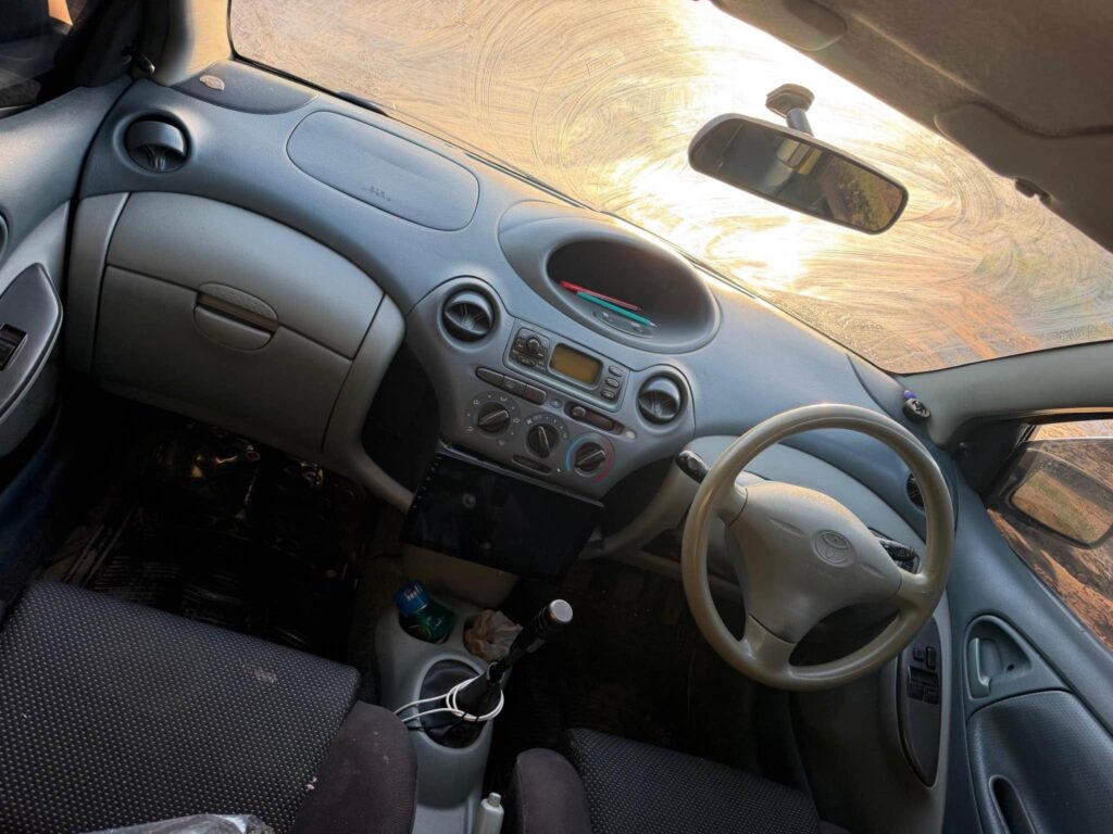 Magari Vitz 2002 lipo Dar es Salaam