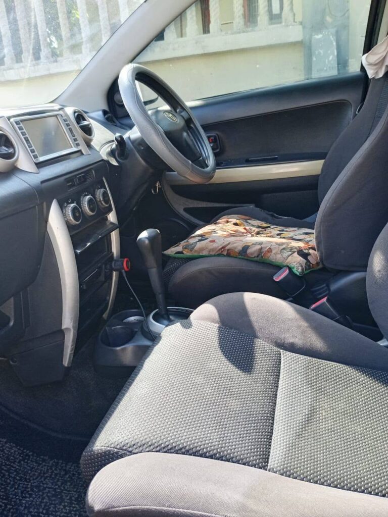 Magari Used Toyota IST 2005 Dar es Salaam Tanzania