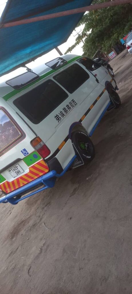 Magari Sokoni Toyota Hiace ya Bei Poa 2000
