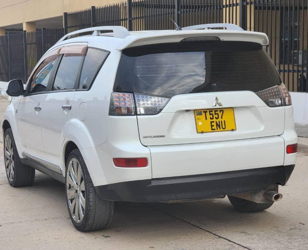 Buy Mitsubishi Outlander 2008 for Sale in Dar es Salaam