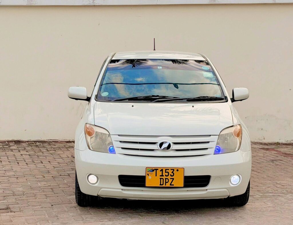 Magari Used Toyota IST 2005 Dar es Salaam Tanzania
