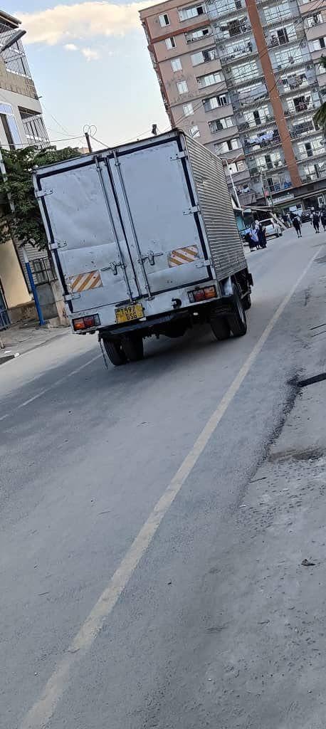 Used Mitsubishi Canter 2002 for Sale in Dar es Salaam