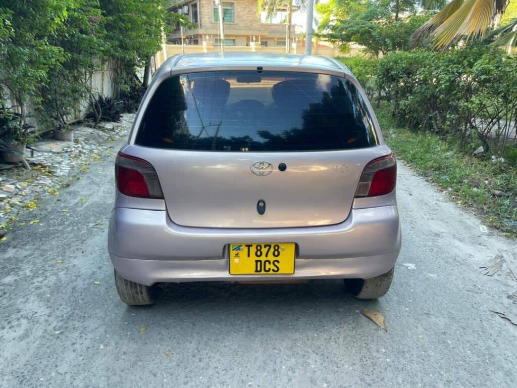 Magari Vitz 2002 lipo Dar es Salaam