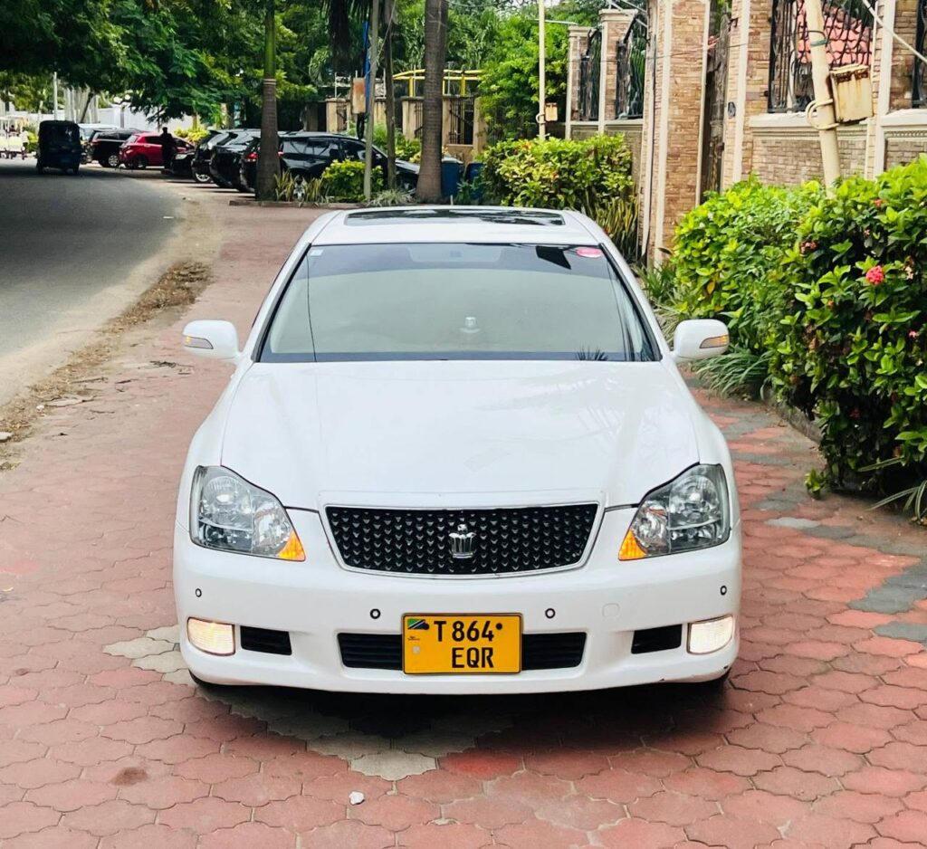 Magari Used Toyota Crown 2008 Dar es Salaam Tanzania