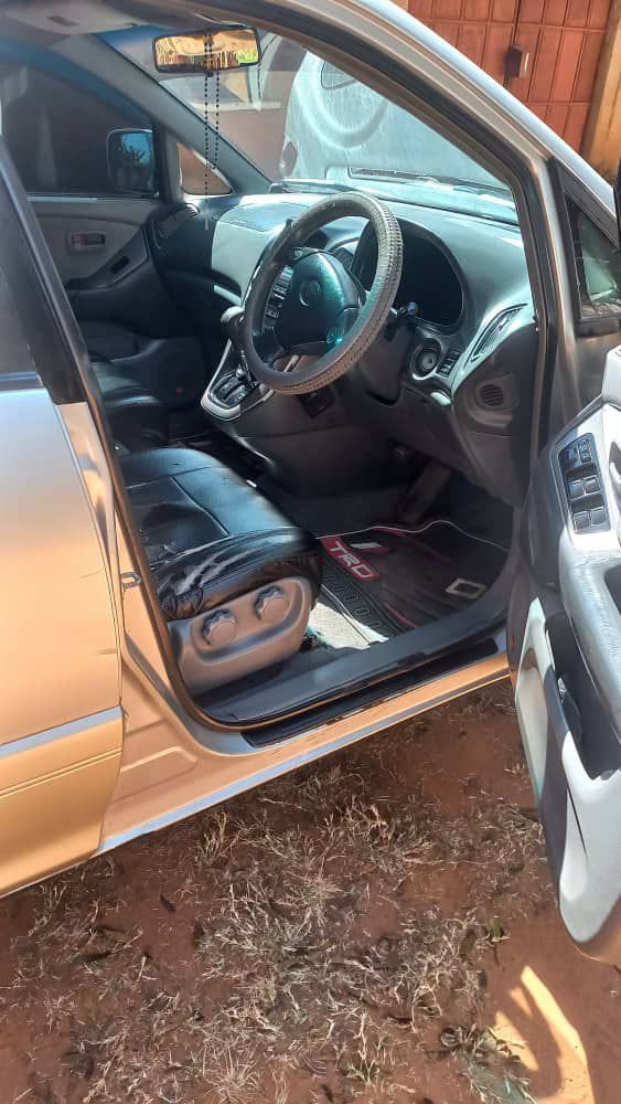 Magari Sokoni Toyota Harrier ya Bei Poa 1999