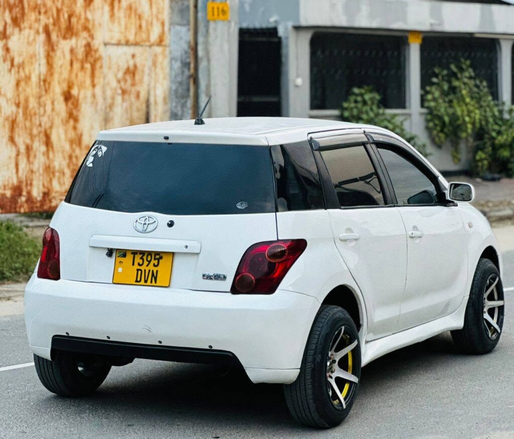Magari Used Toyota IST 2005 Dar es Salaam Tanzania