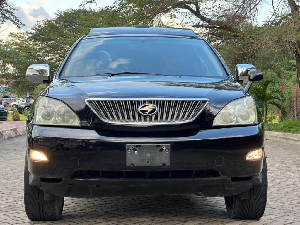 Magari Harrier 2004 lipo Dar es Salaam
