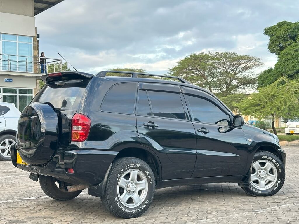 Toyota Rav4 2004 for Sale in Dar es Salaam