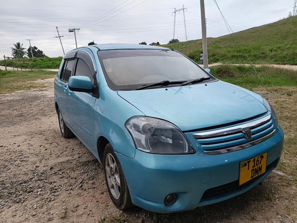 Magari Sokoni Toyota Raum ya Bei Poa 2005