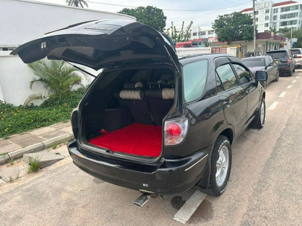 Price Of Toyota Harrier 2001 for Sale in Tanzania
