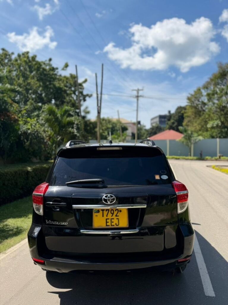 Price Toyota Vanguard 2010 for Sale in Mwanza