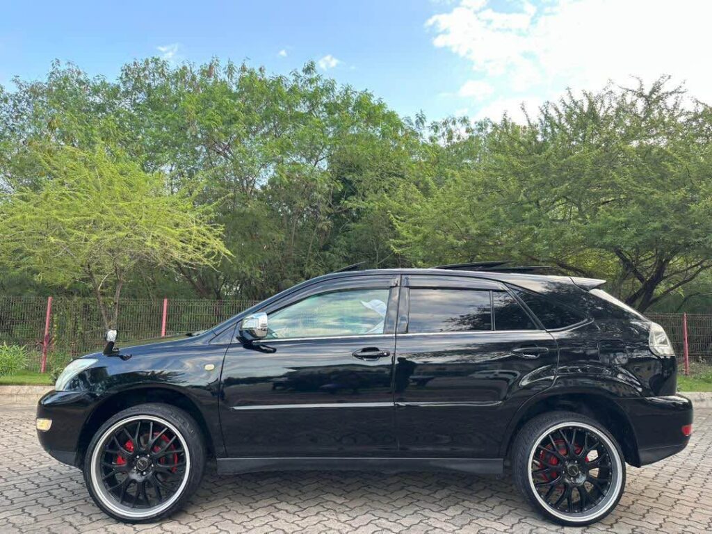 Toyota Harrier bei poa sokoni Dar es Salaam Tanzania