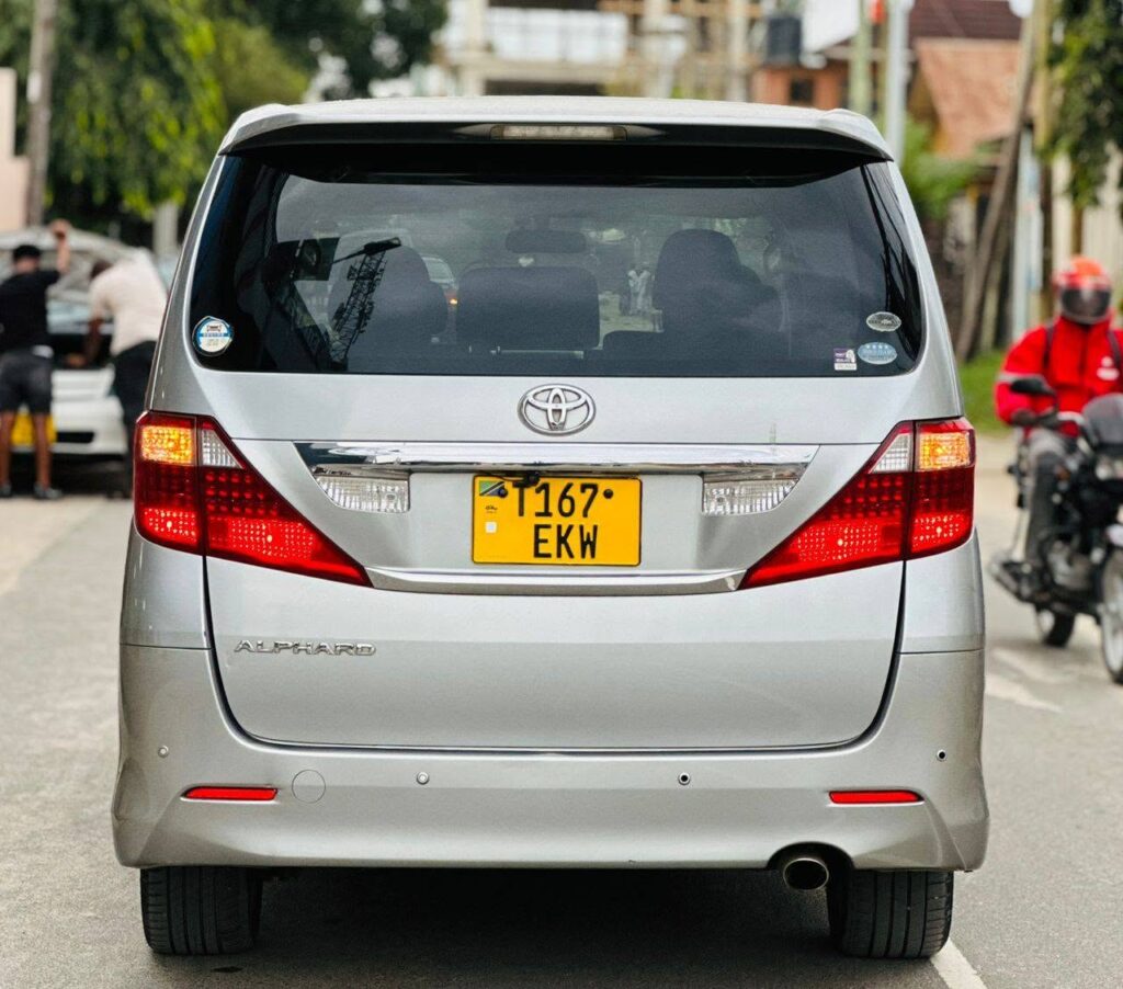 Toyota Alphard 2010 for Sale in Dar es Salaam