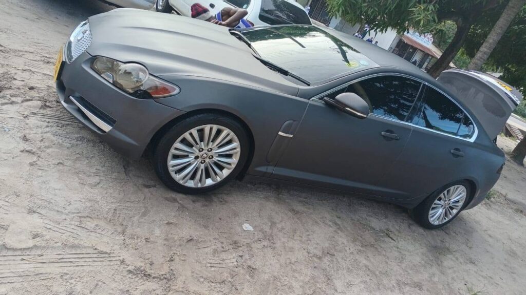 Jaguar XF bei poa sokoni Dar es Salaam Tanzania