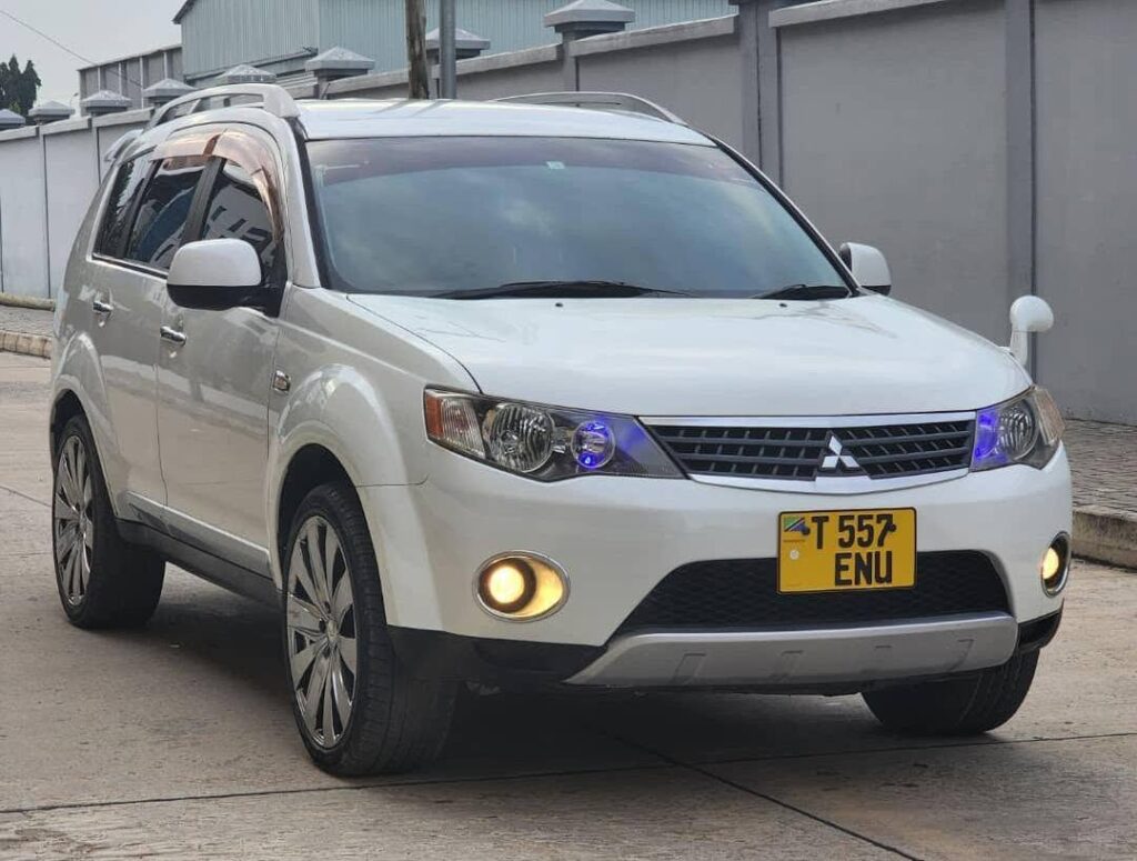 Mitsubishi Outlander 2008 for Sale in Dar es Salaam