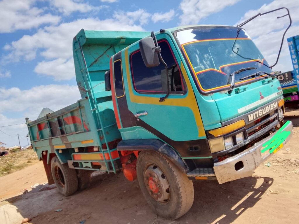 Magari Canter 2000 lipo Mbeya