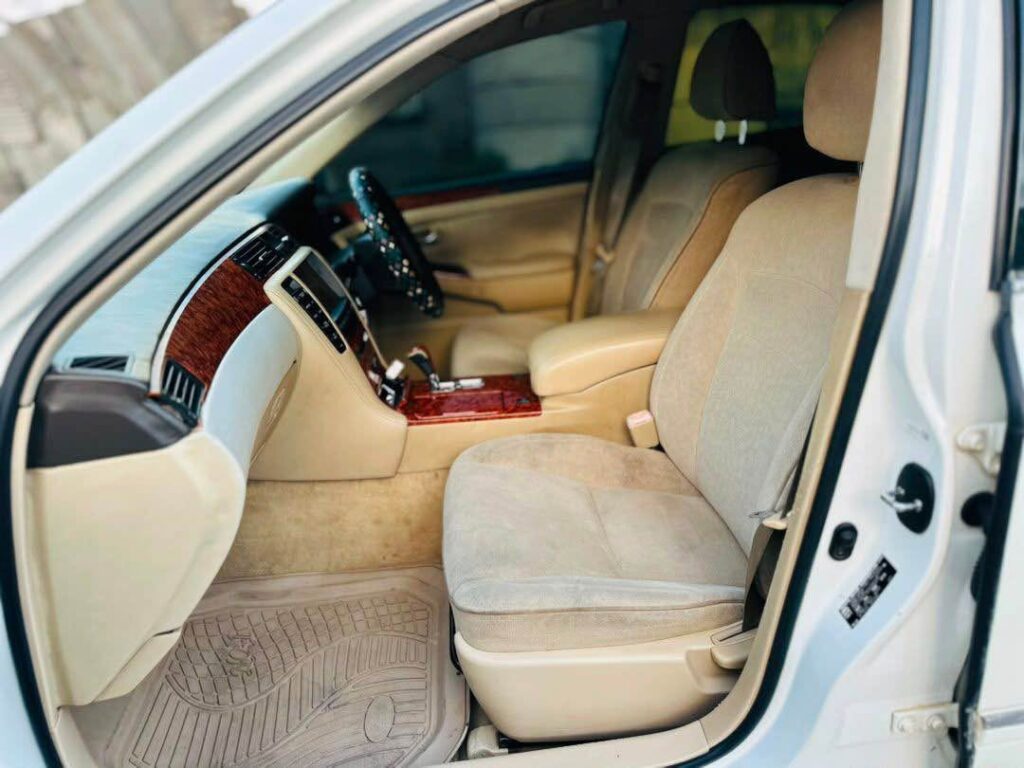 Toyota Crown 2006 for Sale in Dar es Salaam