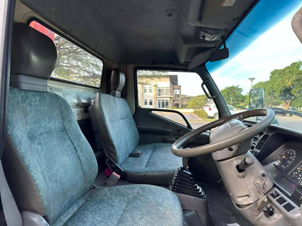 Magari Canter 1999 lipo Dar es Salaam