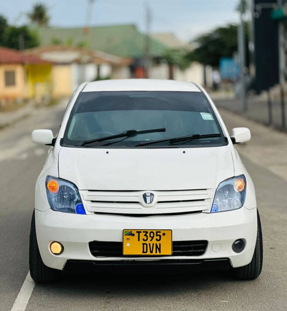 Magari IST 2005 lipo Dar es Salaam