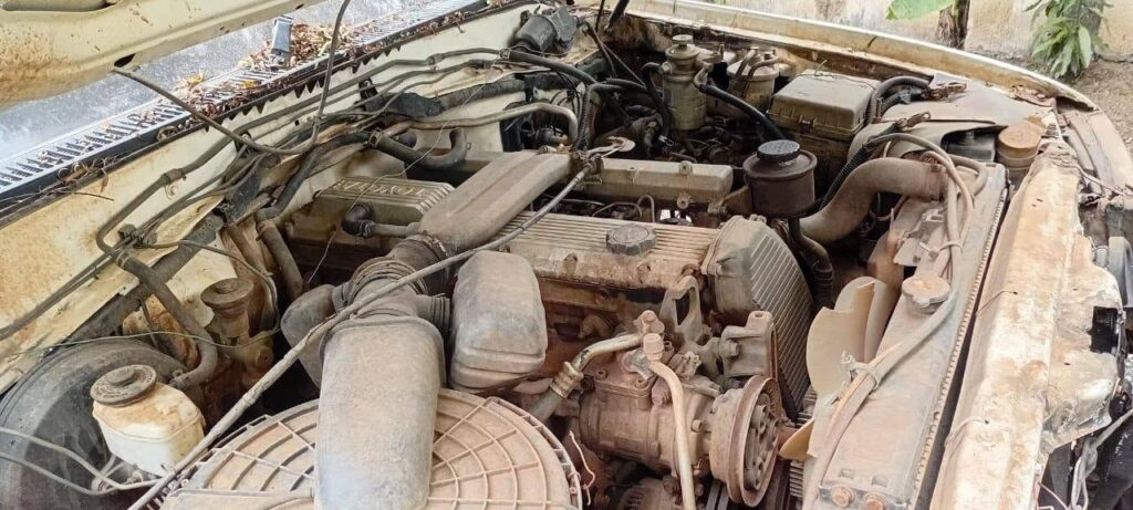 Magari Used Toyota Land Cruiser V8 2003 Dar es Salaam Tanzania