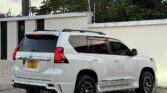 Magari Sokoni Toyota Land Cruiser Prado ya Bei Poa 2016